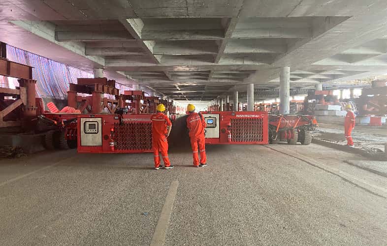 江苏南京高速桥梁拆除,SPMT模块车