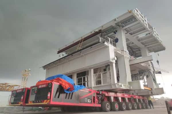 SPMT模块车,船舶运输,承载能力,模块化设计运输效率,全球化运输